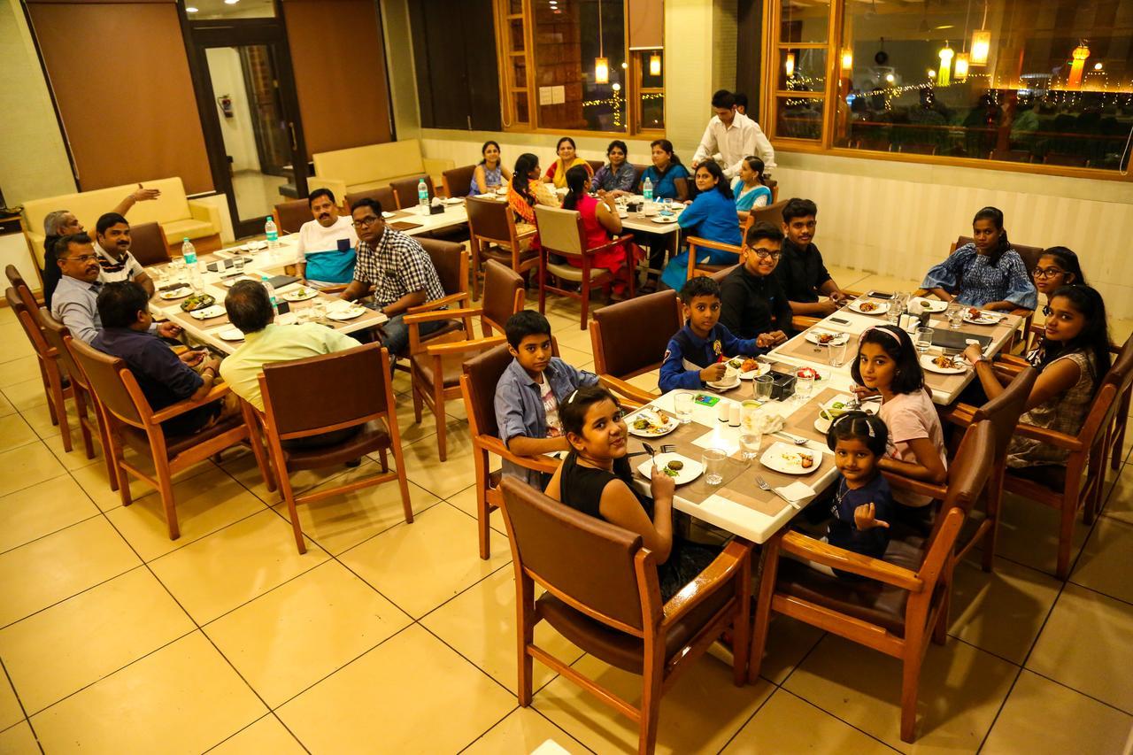 Hotel Saheb Panvel Exterior foto